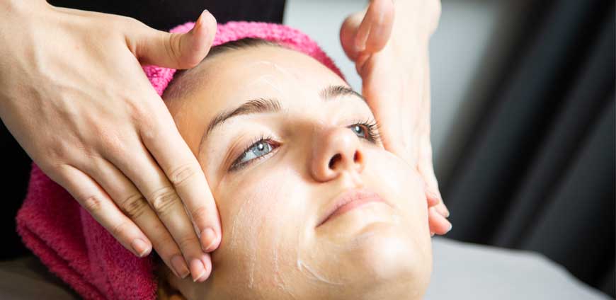 Client gets face massage