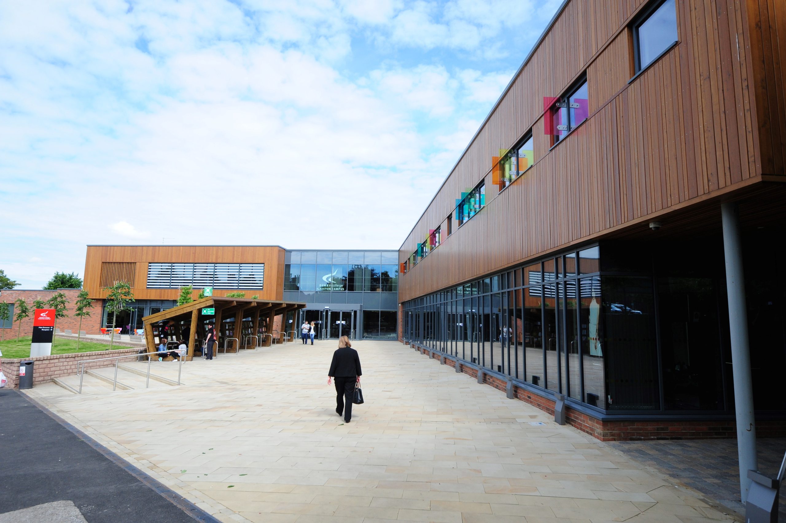 Ilkeston Community College exterior.